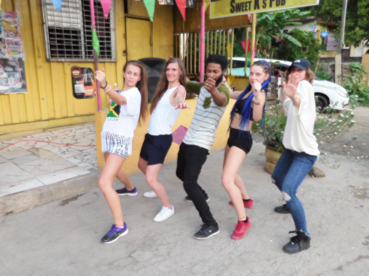 Dancehall Hostel Kingston Bagian luar foto