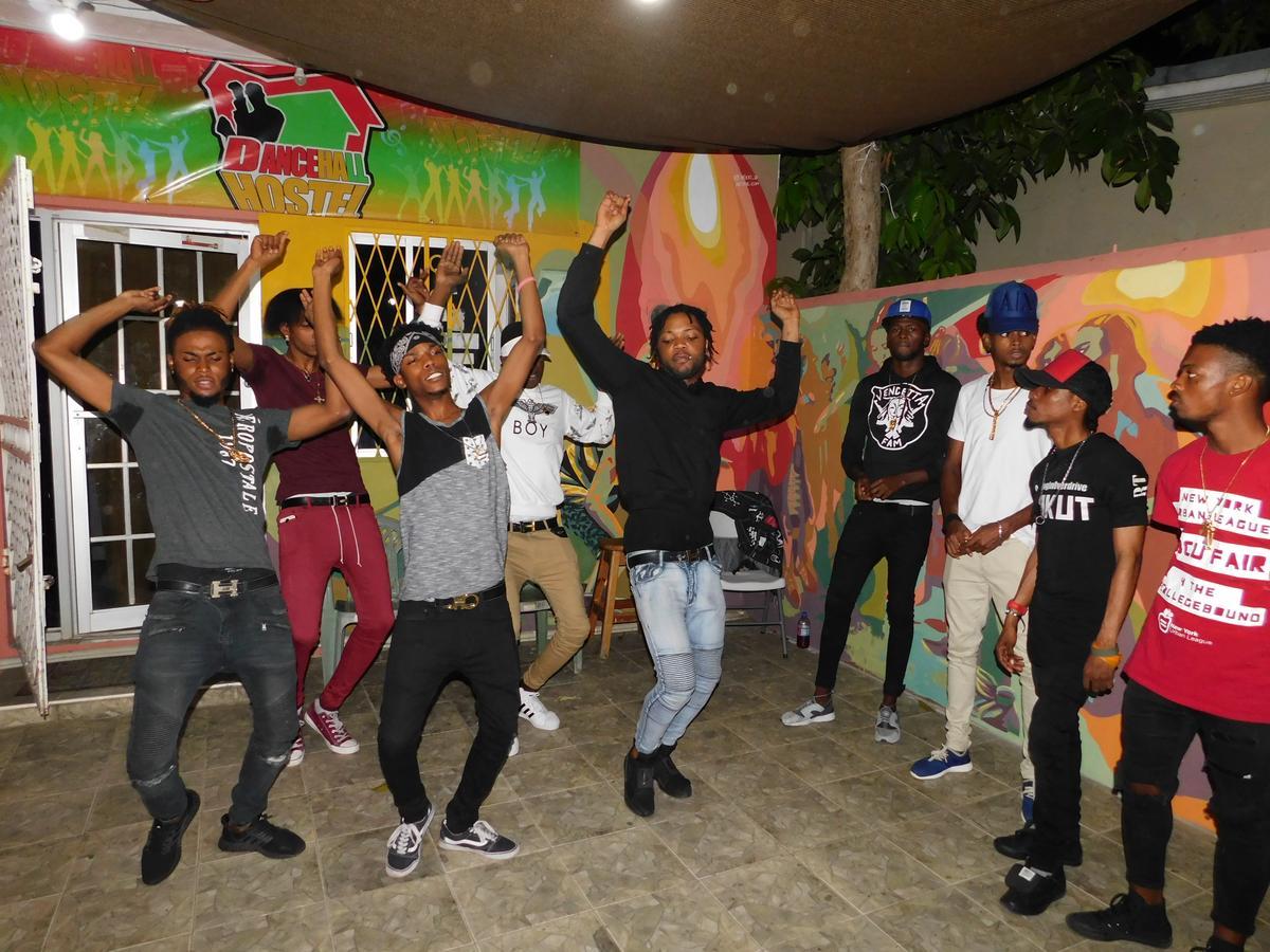 Dancehall Hostel Kingston Bagian luar foto