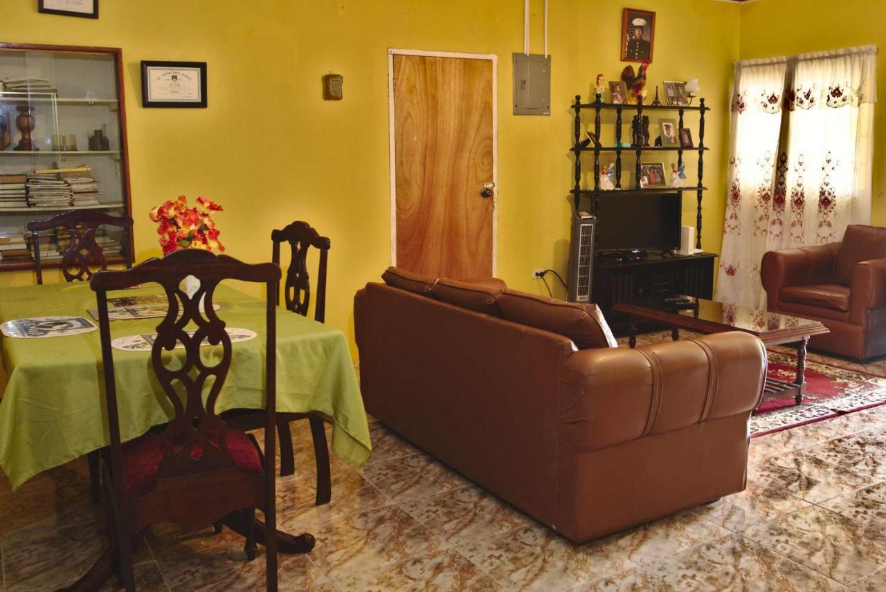 Dancehall Hostel Kingston Bagian luar foto