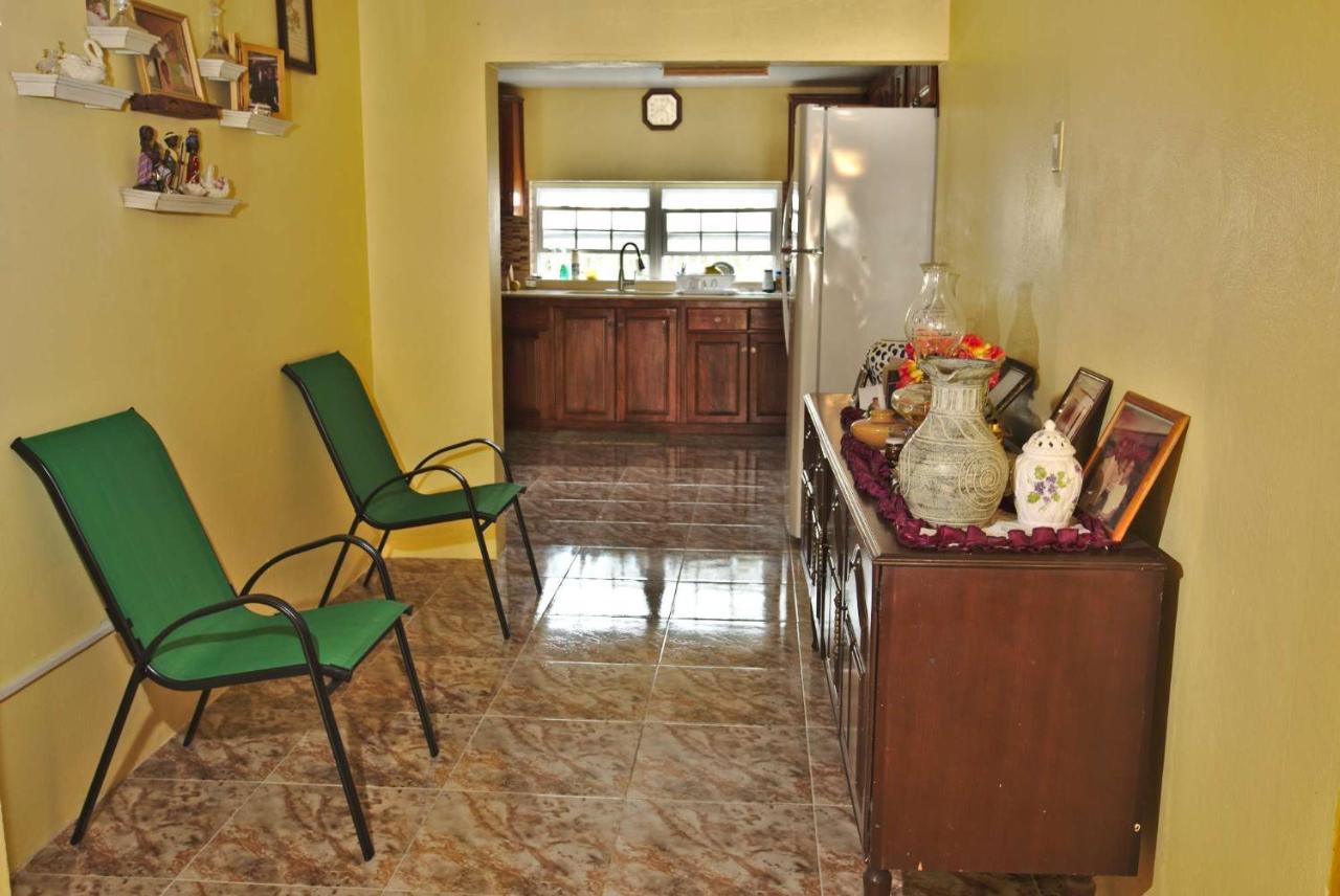 Dancehall Hostel Kingston Bagian luar foto